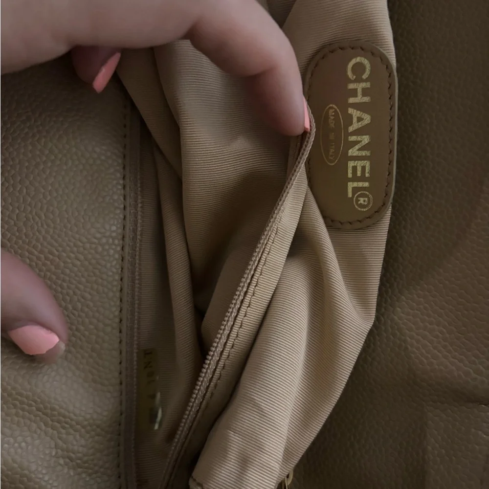 Authentic CHANEL beige caviar leather CC tortoise top handle satchel bag